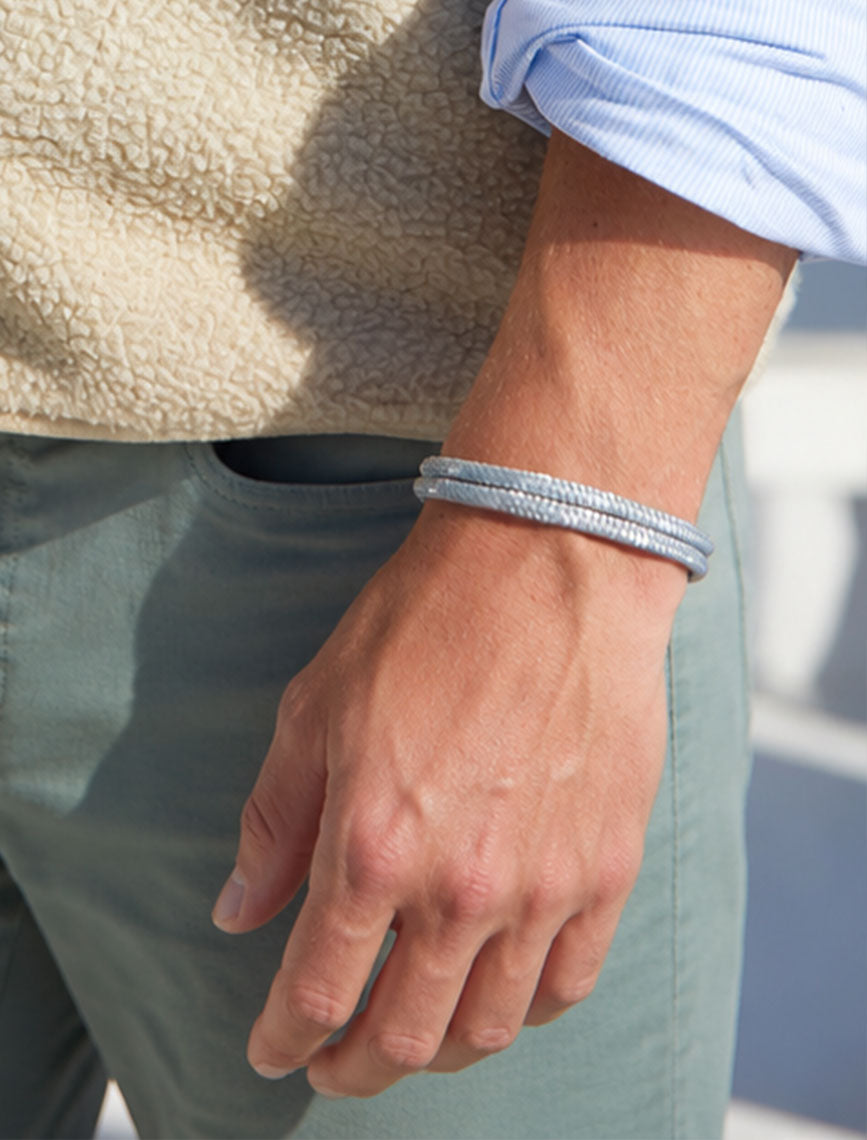 Man wearing a Lemon and Line Classic Hitch rope bracelet