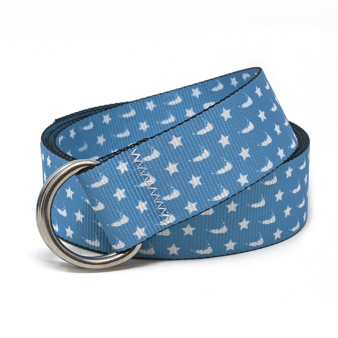 Nantucket Nights Belt: A light blue 1.5" marine-grade webbing regatta belt with signature zig-zag stitching and 316L stainless steel D-rings.