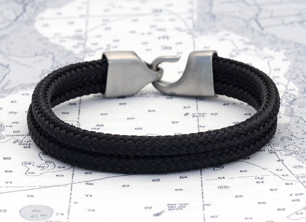 Newport Black (Hitch)